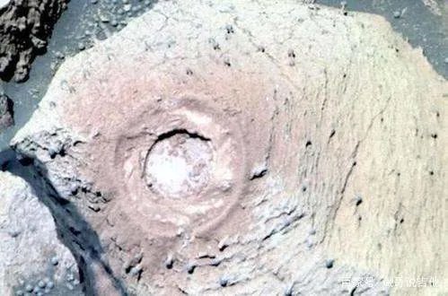 洞察号拍到的火星上的“蘑菇”究竟是什么?是外星生物吗?