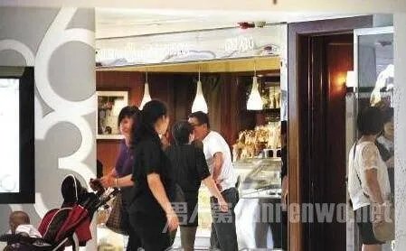 梁家辉妻子的旧照曝光了吗?