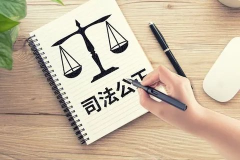 什么为公民知情权提供法律依据