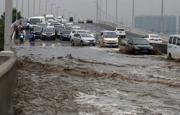 河南巩义米河镇2万余人受灾,此次暴雨为何会造成如此严重的后果?