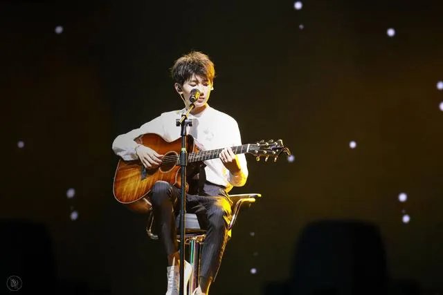 TFBOYS四周年怎么了?