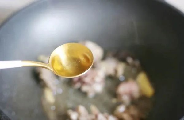 炖鸡汤的做法