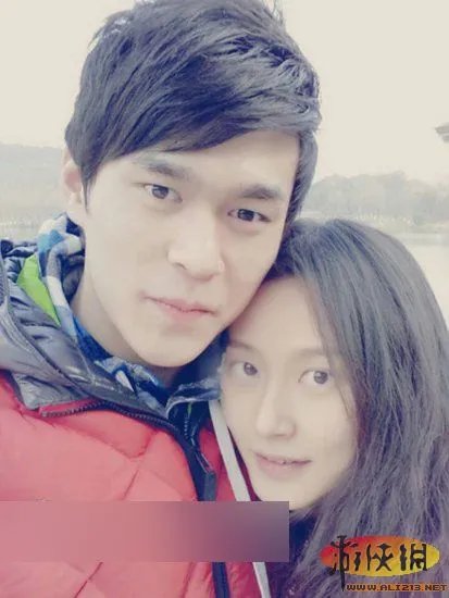 孙杨空姐女友照片曝光:飞机上认识大孙杨5岁