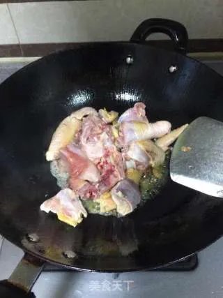 药膳鸡汤