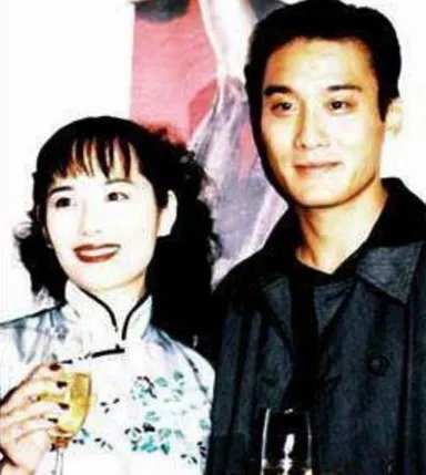 梁家辉妻子的旧照曝光了吗?