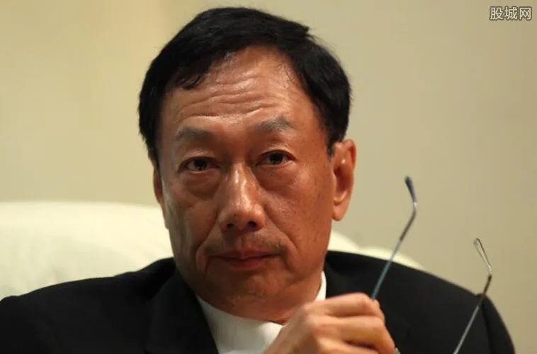 富士康老板是谁 他目前个人身价有多少?
