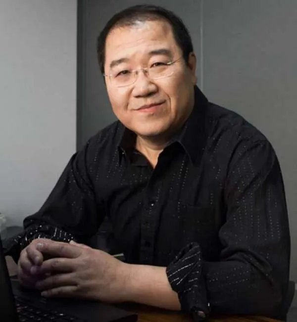 英达与宋丹丹离婚后不久,就娶了梁欢,坦言自己三婚被骗,真的吗?