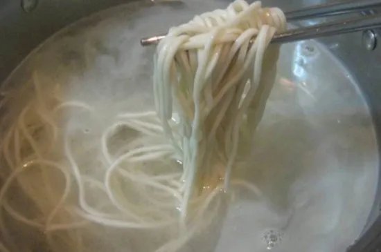 煮面要放油吗