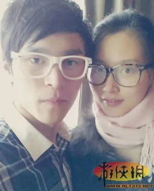 孙杨空姐女友照片曝光:飞机上认识大孙杨5岁