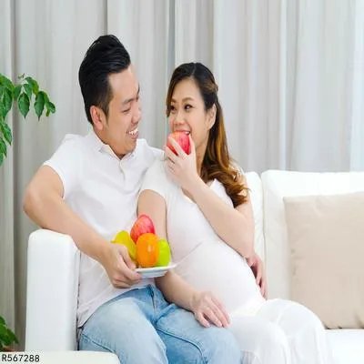 怀孕四个月肚子很大正常吗  孕四个月肚子有多大