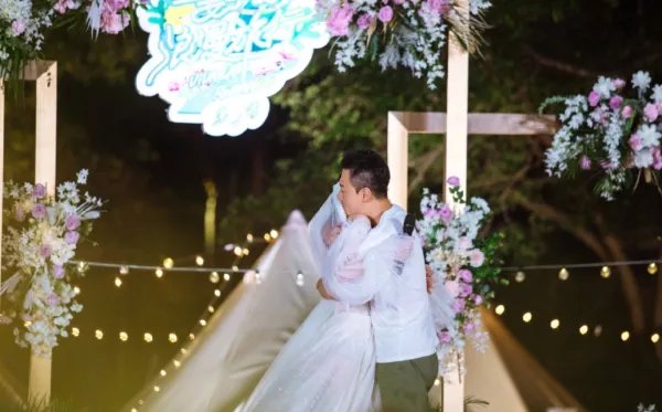 林峯称想为太太张馨月补办两场婚礼,你能接受生孩子之后再办婚礼吗?