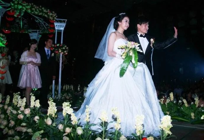 2018婚礼主持词简短版 婚礼主持词怎么说更好