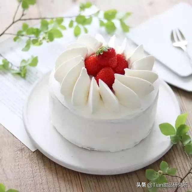 淡奶油怎么打发能让它更稳定更细腻些?