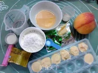 黄桃面包配法罗夫蛋奶冰激凌