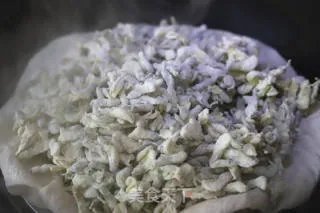 槐花麦饭