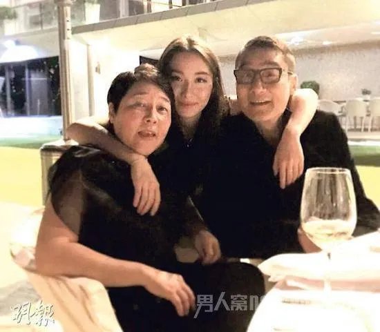 梁家辉妻子的旧照曝光了吗?