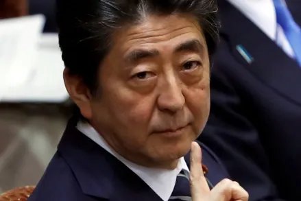 安倍晋三遇刺身亡,他对日本做出了怎样的贡献?