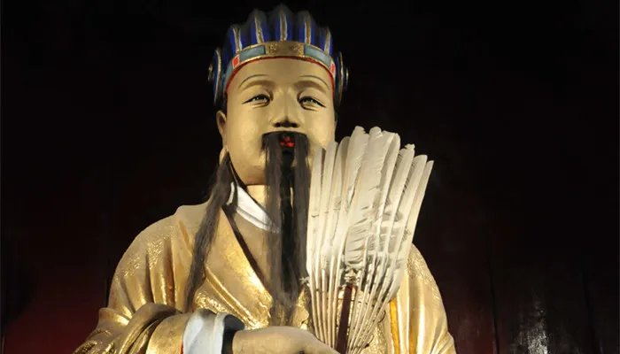 三顾茅庐的历史人物是谁
