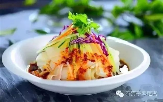 明天就到新疆石河子了,石河子有什么美食和旅游景点推荐?