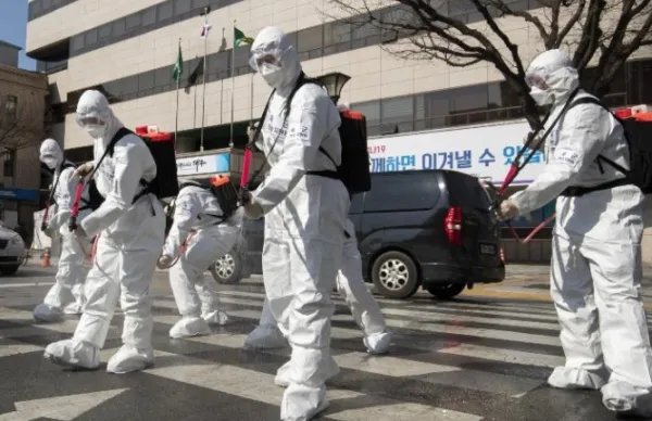 美国新冠肺炎确诊人数真的超218万了吗?