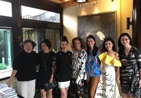 陈凯歌前妻农村豪宅意外曝光,娱乐圈大佬的前妻究竟有多壕?