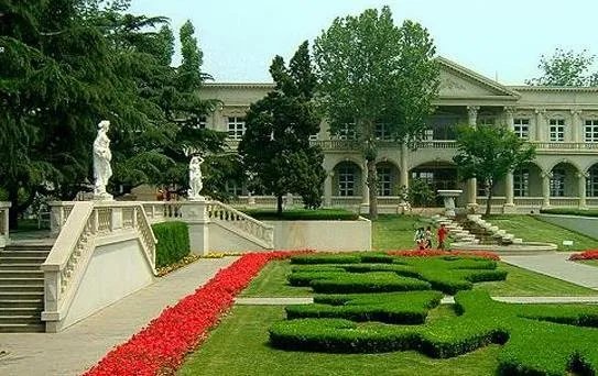 明天就到新疆石河子了,石河子有什么美食和旅游景点推荐?