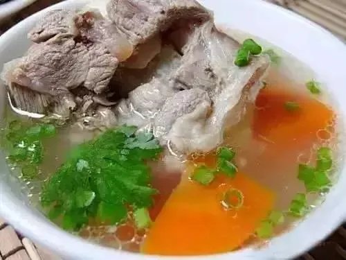 明天就到新疆石河子了,石河子有什么美食和旅游景点推荐?