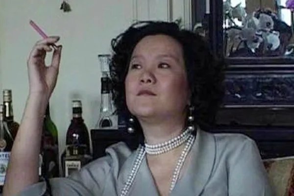 陈凯歌前妻农村豪宅意外曝光,娱乐圈大佬的前妻究竟有多壕?