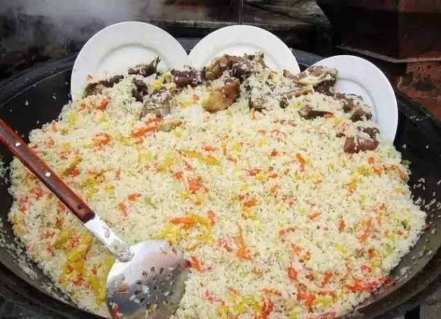 明天就到新疆石河子了,石河子有什么美食和旅游景点推荐?