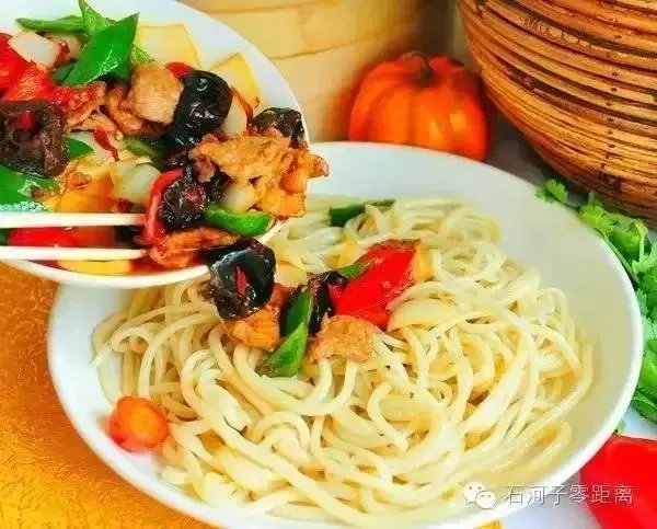 明天就到新疆石河子了,石河子有什么美食和旅游景点推荐?