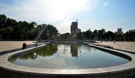 明天就到新疆石河子了,石河子有什么美食和旅游景点推荐?