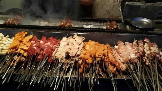 明天就到新疆石河子了,石河子有什么美食和旅游景点推荐?