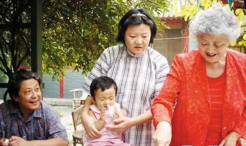 陈凯歌前妻农村豪宅意外曝光,娱乐圈大佬的前妻究竟有多壕?