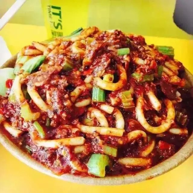 明天就到新疆石河子了,石河子有什么美食和旅游景点推荐?