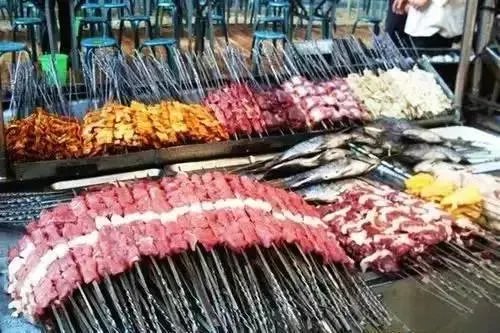 明天就到新疆石河子了,石河子有什么美食和旅游景点推荐?