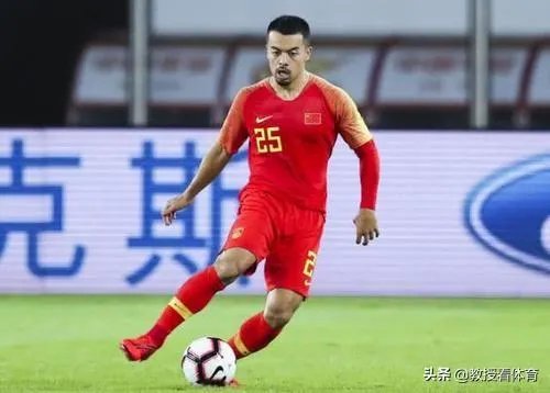 四归化入选国足集训新名单,为什么李可和洛国富落选争议很大?