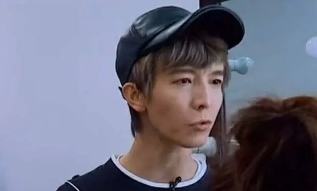 郭敬明骂孟子义网红脸,他自己就整容怎么好意思骂别人?