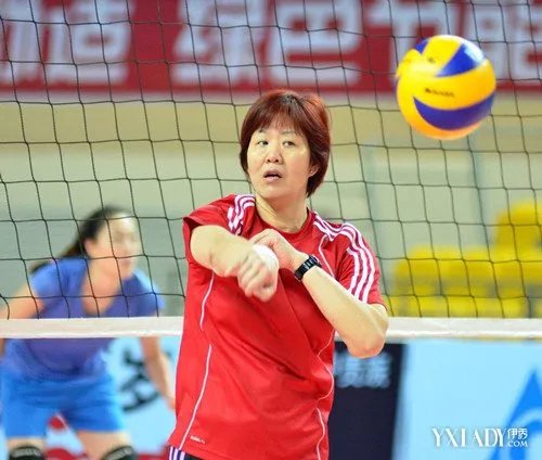 郎平的婚姻坎坷过去铁娘子事业爱情大丰收