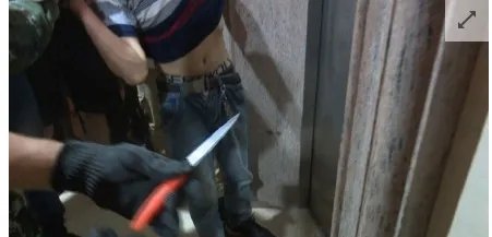 男子为何持刀挟持女友弟弟?