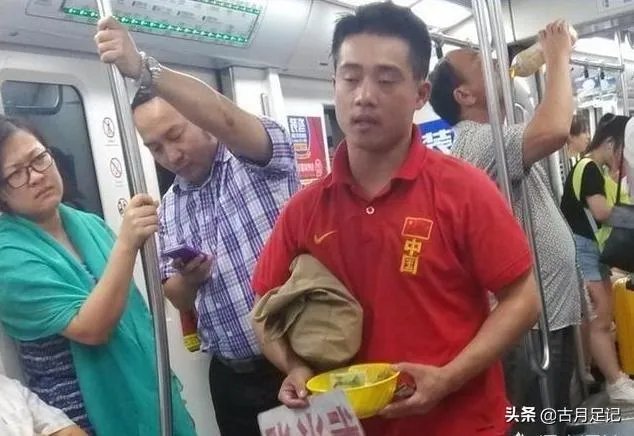 体操世界冠军张尚武为什么会沦落街头卖艺乞讨?他现状如何?
