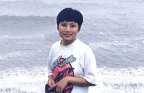 歌手李娜的近况如何?