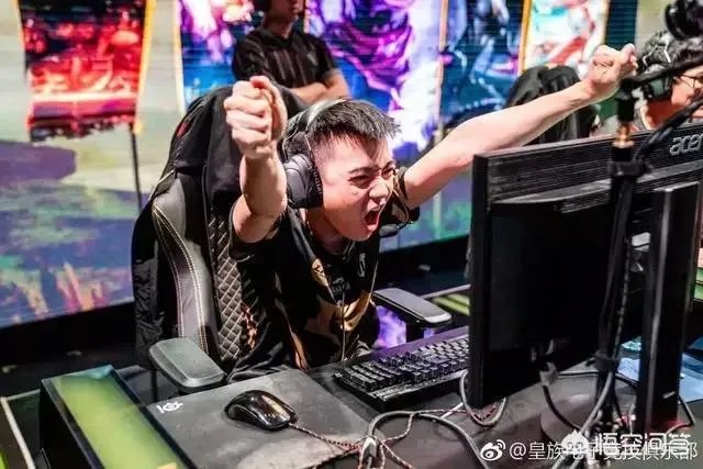 LOL官方视频Letme说“你是世界第一上单我也是,在我面前人人平等”,对此你怎么看?