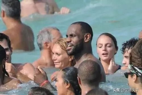 NBA有哪些球星游泳特别厉害?
