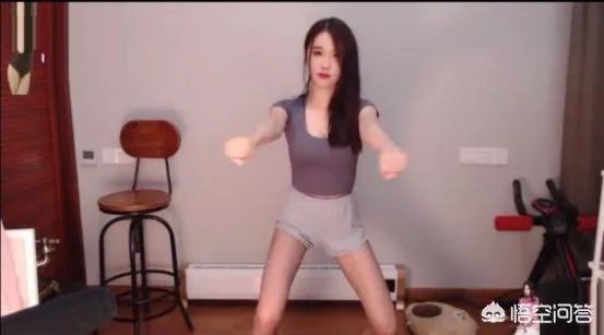女主播涨粉10万,就是因为房间里有台电视机,你有何看法?