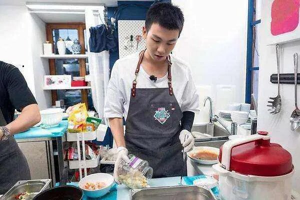 白举纲回应乐队淘汰:狭隘的定义不能代表摇滚,摇滚到底是什么?