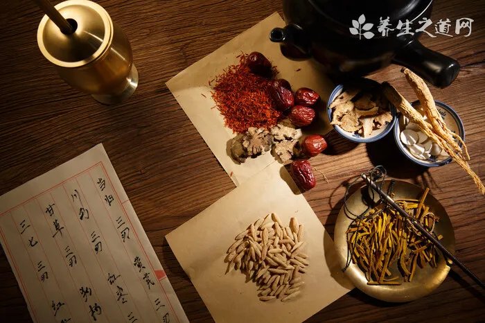 珍珠鸟炸毛是怎么回事