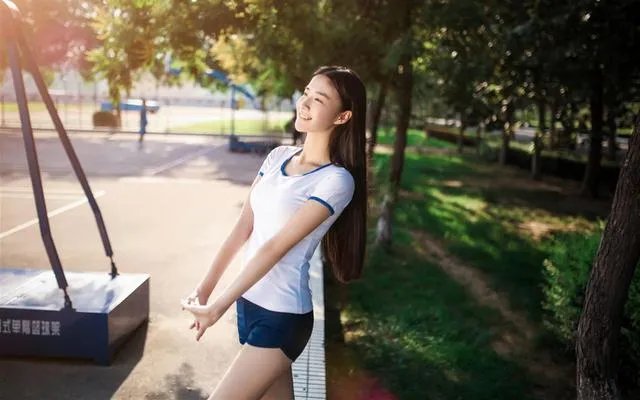 如何看待郑州一高校实习的学生早起晨跑或晨读可换3元早餐券活动？