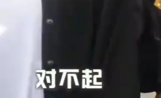 小伙挤地铁被骂哭:什么原因竟被骂哭了具体详情始末
