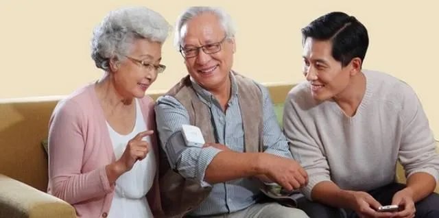 农村没有退休金的老人,该怎么办?
