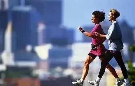 在马拉松跑步前为什么要补充葡萄糖,糖对于运动真的有那么重要吗?